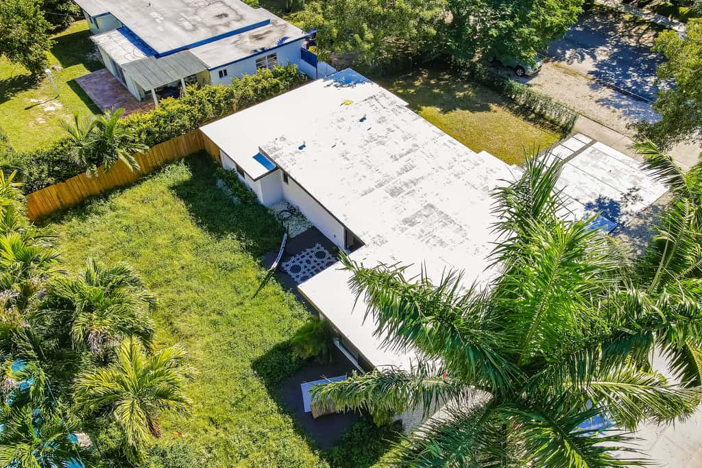 Mid-Century Modern Oasis
