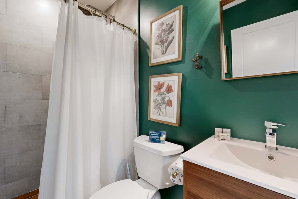 Mid-Century Modern Oasis