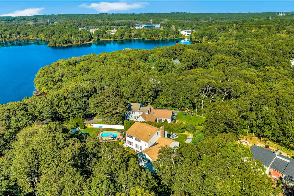 Goose Point Getaway