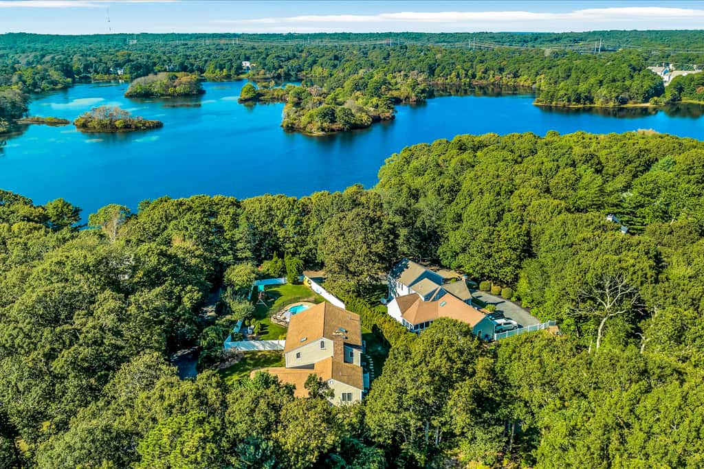 Goose Point Getaway