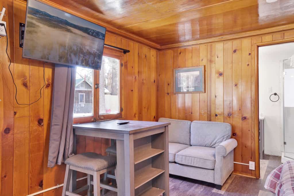 Big Pines Lakeside Studio Cottage at Big Bear Lake