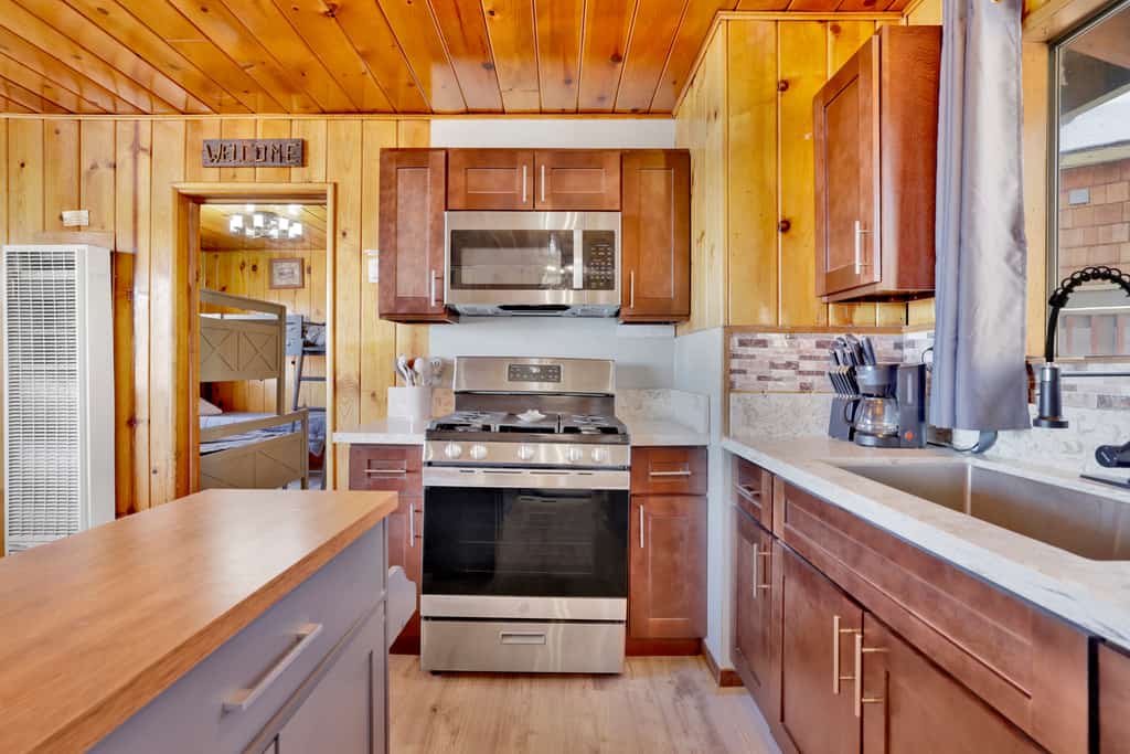 Sunrise Lakefront Family Cabin at Shore Acres Lodge Big Bear