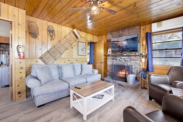 Lakeside Family Cabin at Shore Acres Lodge Big Bear