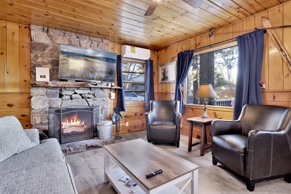 Lakeside Family Cabin at Shore Acres Lodge Big Bear