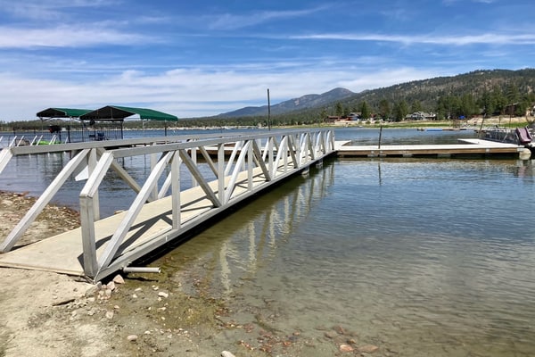 Shore Acres Lakefront Lodge by Big Bear Vacations