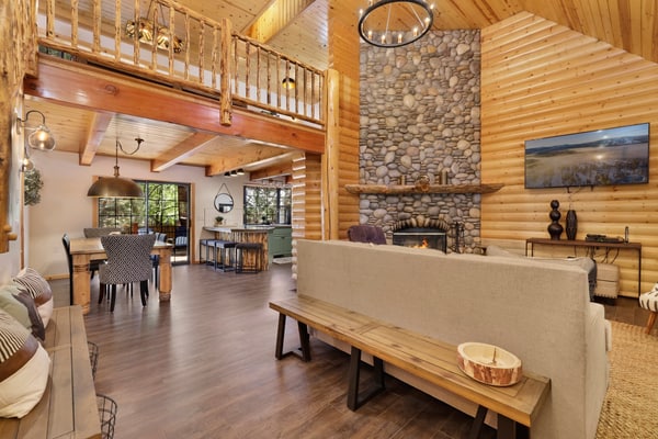 Walk-to-Slope 3BR Sanctuary: Private Sauna, Hot Tub, 3-Car Parking & Fenced Yard
