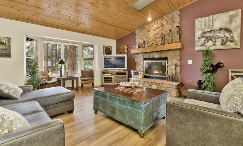 "Can't Bear to Leave" 3BR/2BA: Single-Level Luxury, Jetted Spa & Garage Access
