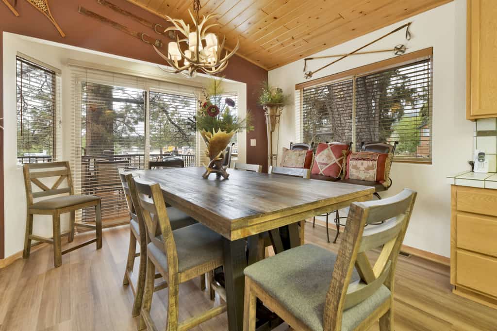"Can't Bear to Leave" 3BR/2BA: Single-Level Luxury, Jetted Spa & Garage Access
