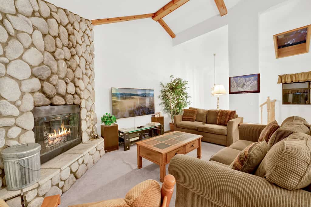 Modern 2BR/2.5BA Resort Condo: Attached Garage, Pond Views & Steps to Resort