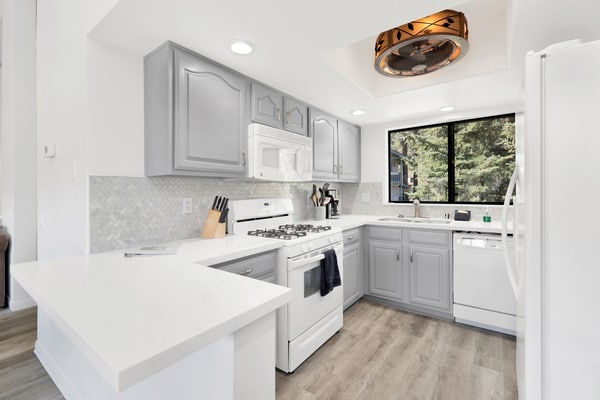 Walk to Bear Mtn Lifts! 2BR/2.5BA w/ Dual Master Suites & Private Garage