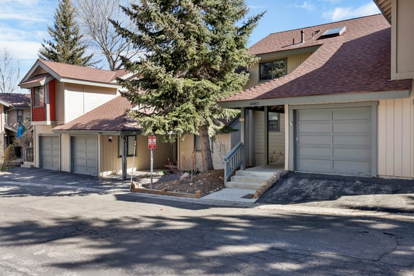 Walk to Bear Mtn Lifts! 2BR/2.5BA w/ Dual Master Suites & Private Garage