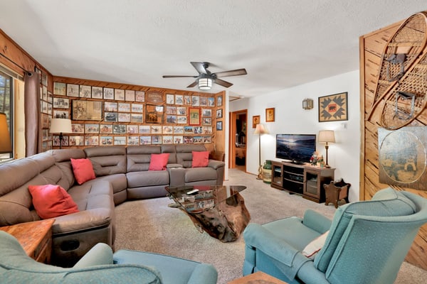 Popko's Place | 3BR/1BA Moonridge Cabin w/ BBQ Deck & Fenced Yard