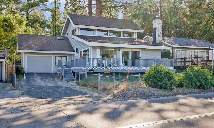 Family Retreat: Walk to Zoo & Golf Course | 3BR w/ BBQ & Wood Fire