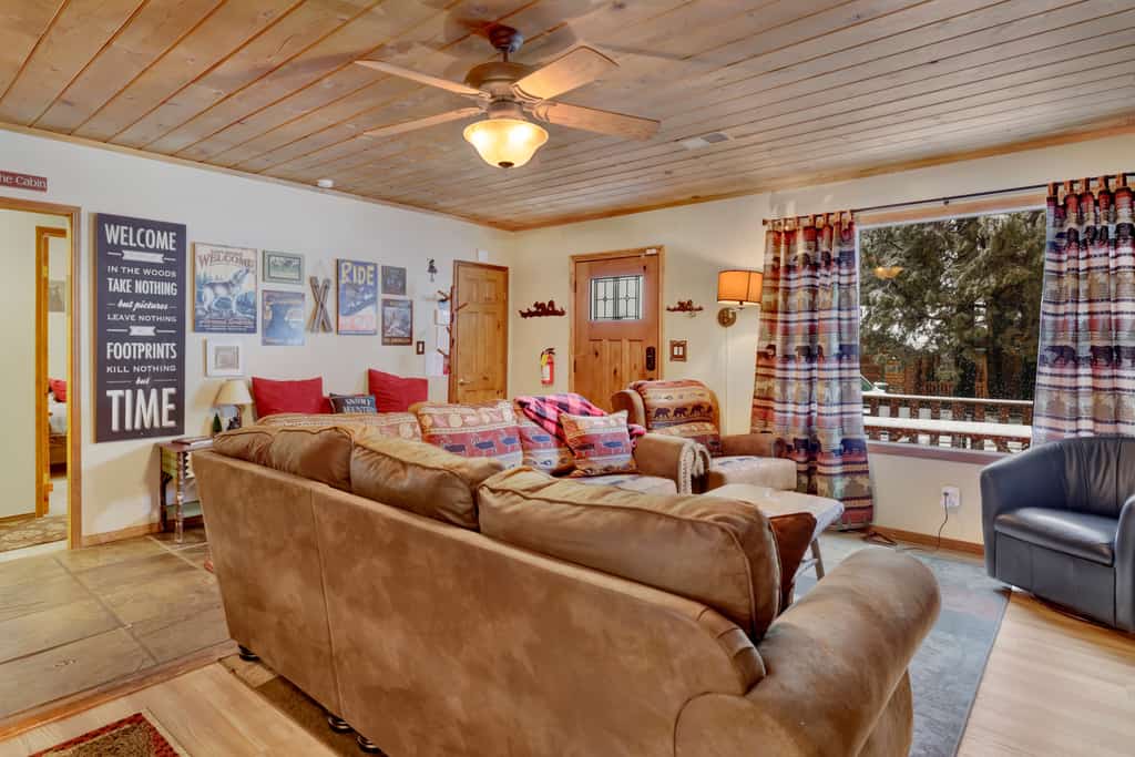 Knotty Bear Resort Cabin at Big Bear- Hot Tub- Games
