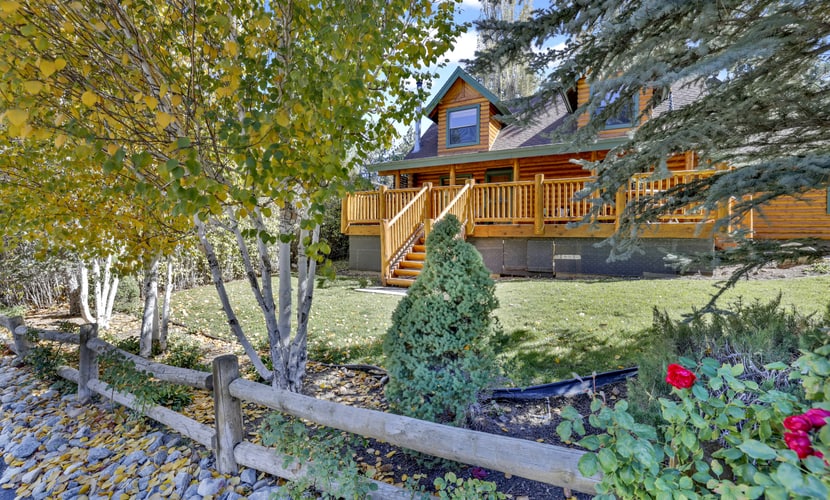 Knotty and Nice Big Bear- Hot Tub- Lakeside Log Cabin