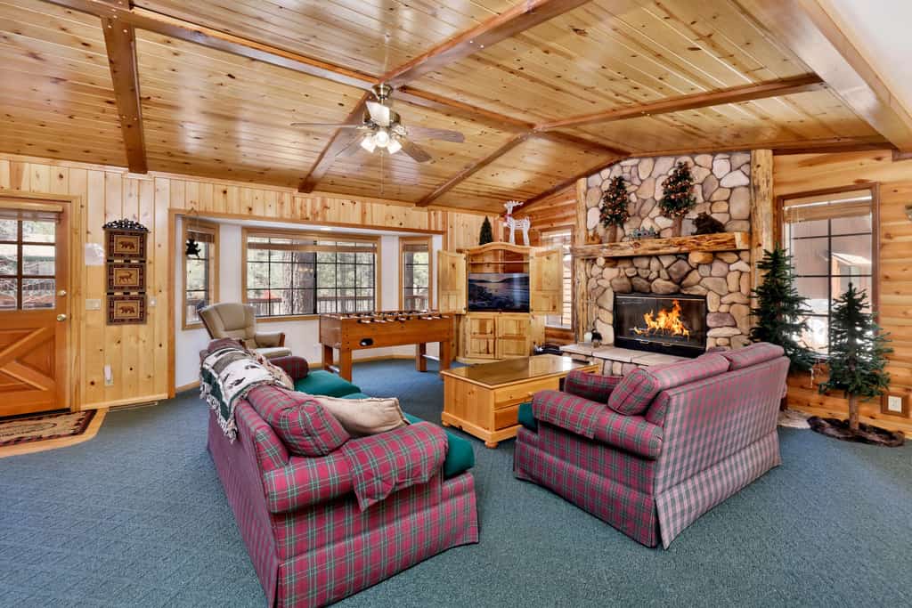 Retreat To Fox Farm Central Log Cabin Chalet at Big Bear
