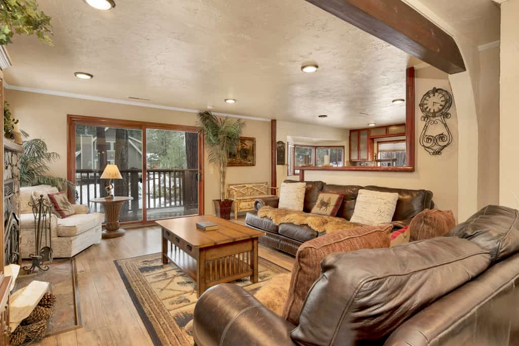 Swiss Delight Family Retreat w/ Hot Tub + Games