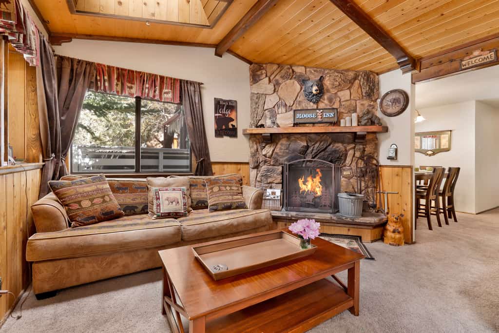 Moose Inn Bear Mountain Cottage at Big Bear
