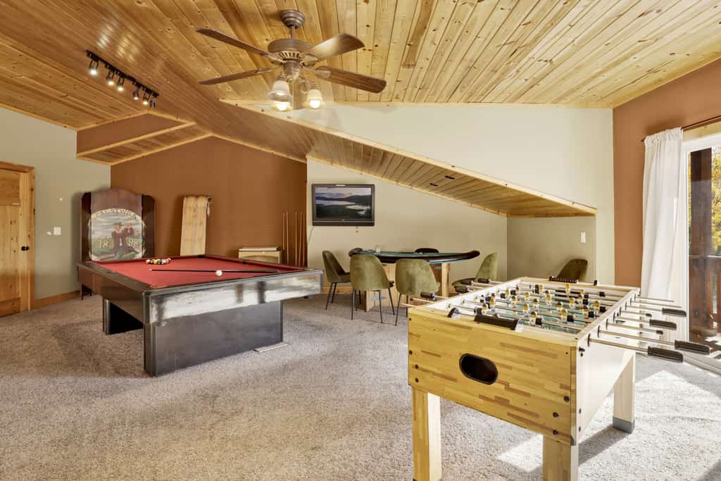 Grand Forest Lodge Retreat- Hot Tub- Games-