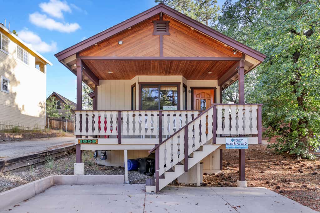 Cozy Haven Central Cottage at Big Bear