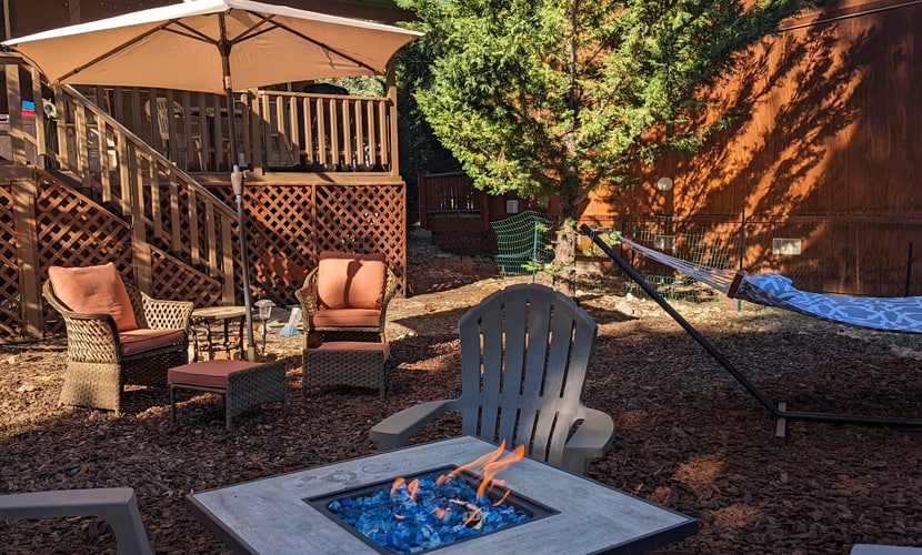 Sunny Bear Cabin- 1 Minute to Bear Mountain Ski Resort