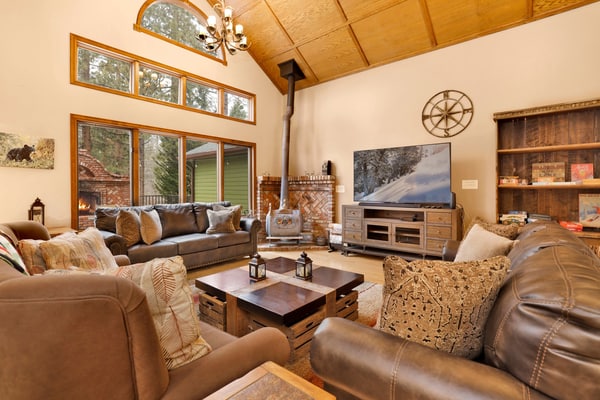 Apres Ski Haus at Snow Summit- Games