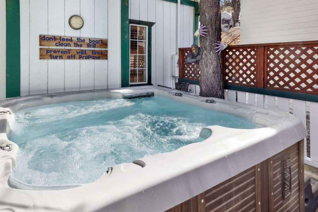 Whiskey Mountain Lodge at Big Bear w/ Hot Tub