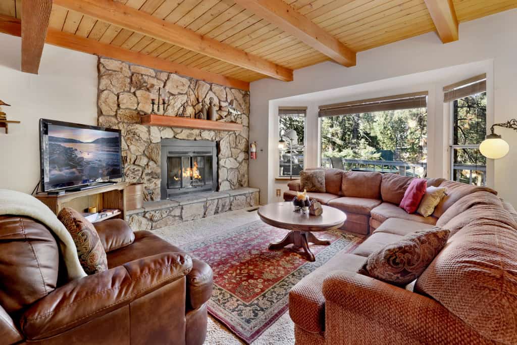 Treetop Views Retreat at Big Bear w/ Pool Table