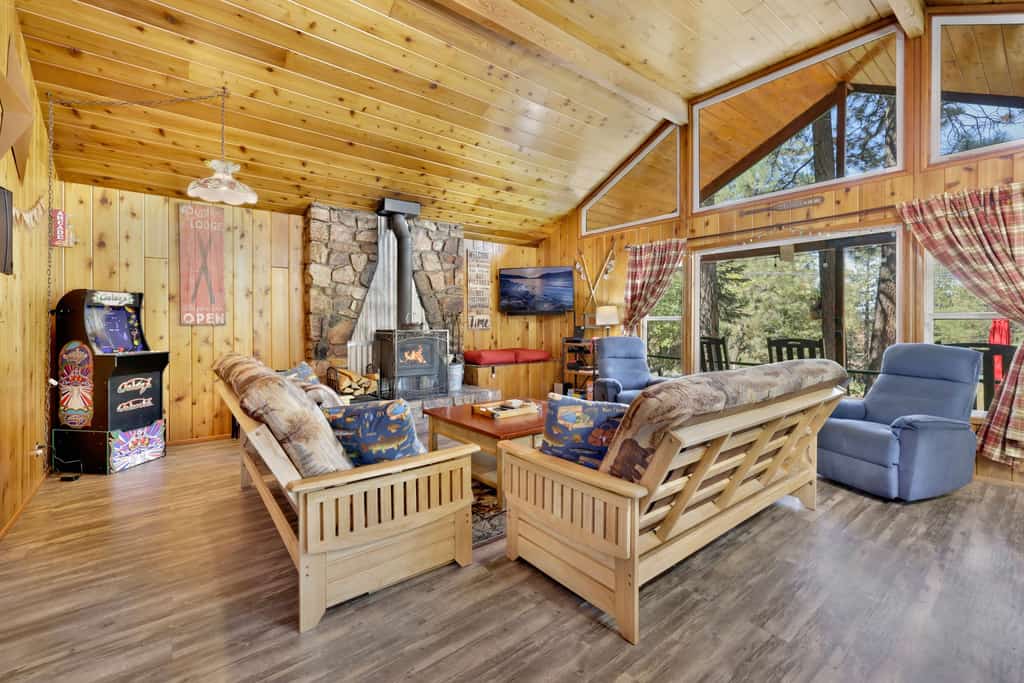 Near Bear Mountain | Hot Tub + Alpine Zoo