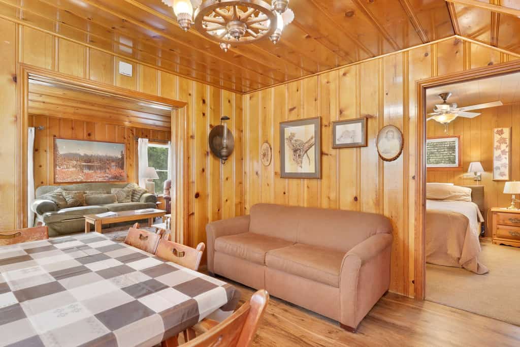 Pinglewood Cabin in Fawnskin at Big Bear