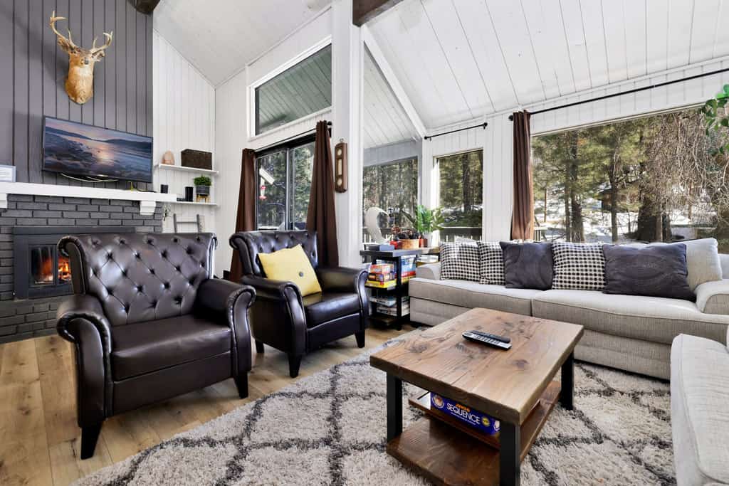Switzerland Slopes | Walk-To-Ski Townhouse Chalet at Snow Summit
