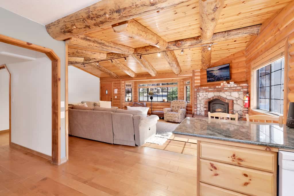 The Alps Log Cabin Retreat at Big Bear Lake