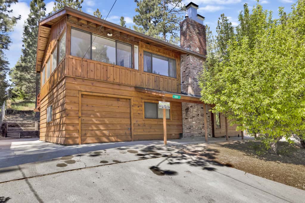 The Malabear Cabin #2160