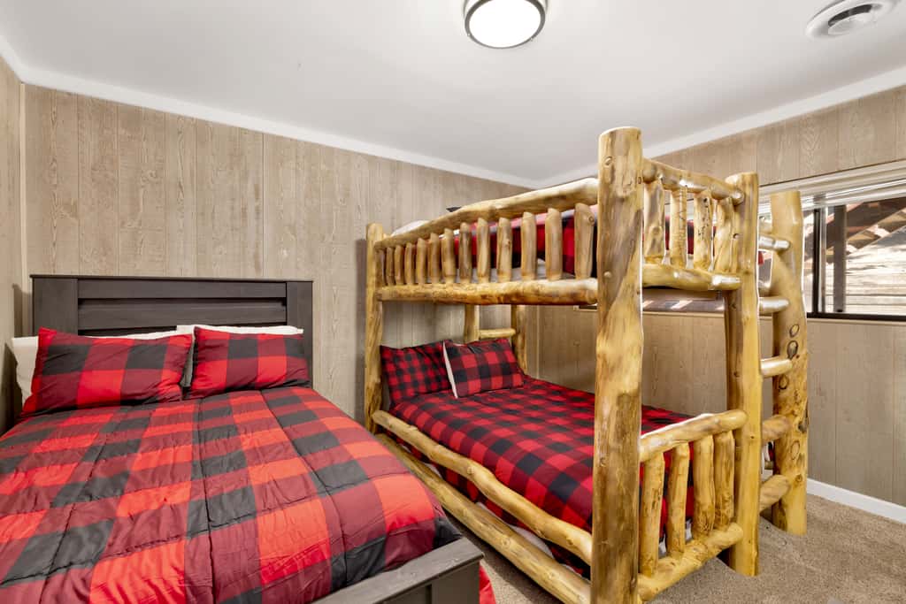 The Malabear Cabin #2160