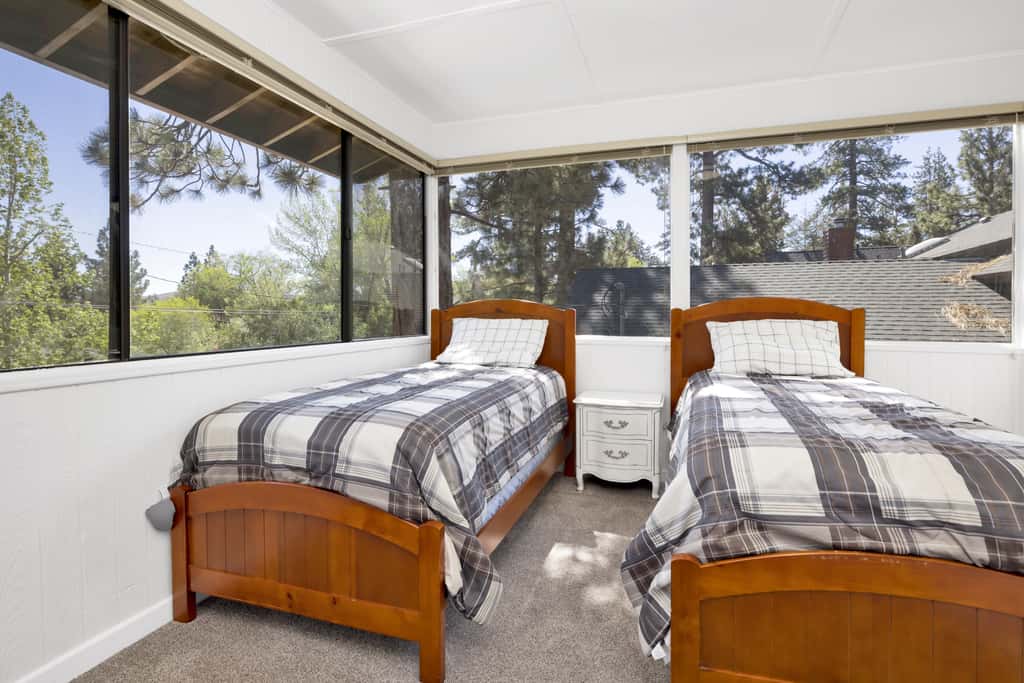 The Malabear Cabin #2160
