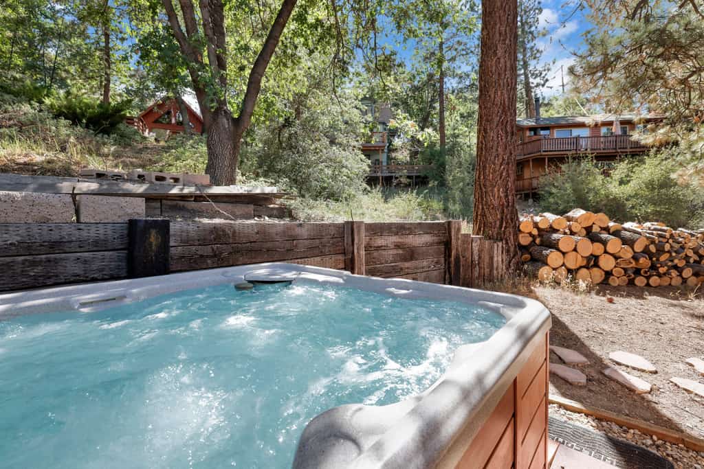 Alpine Adventure at Big Bear- Hot Tub- Central-