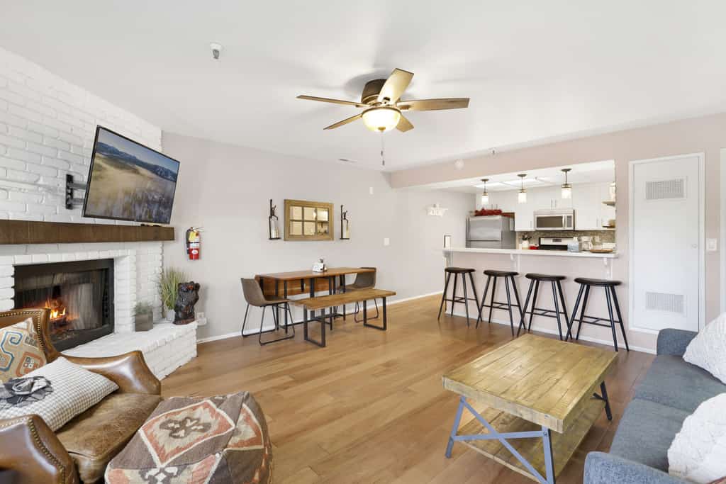 Brownie's Den Ski Resort Townhouse at Big Bear