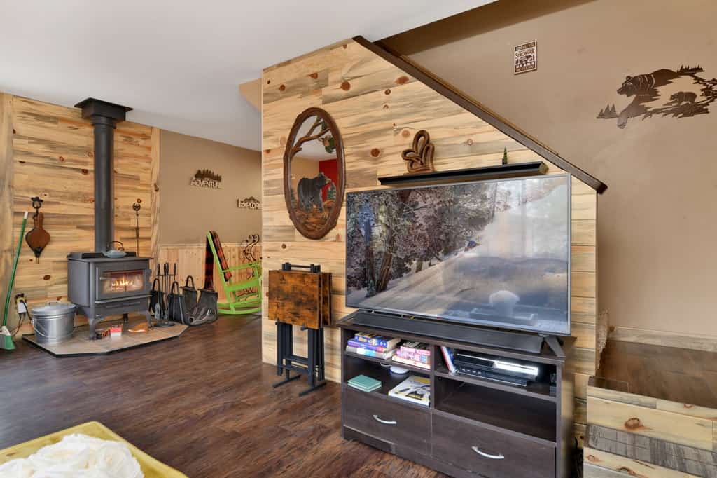 Emma's Cottage Retreat w/ Foosball + Game Console