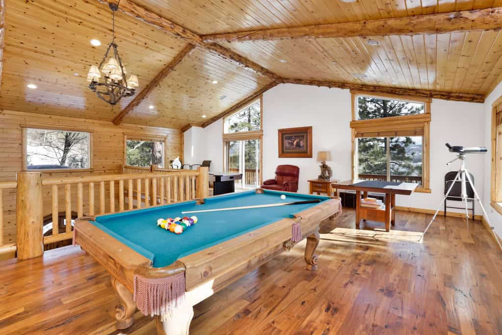 Cozy Lakeview Hideaway | Stunning Lake Views | Game Room, EV Charger | Fawnskin, Big Bear