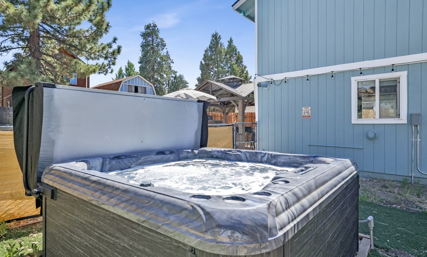 Jay Bird Landing Escape at Big Bear- Hot Tub-