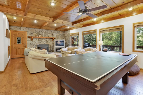 Near The Village | Hot Tub + Games | Sleeps 11