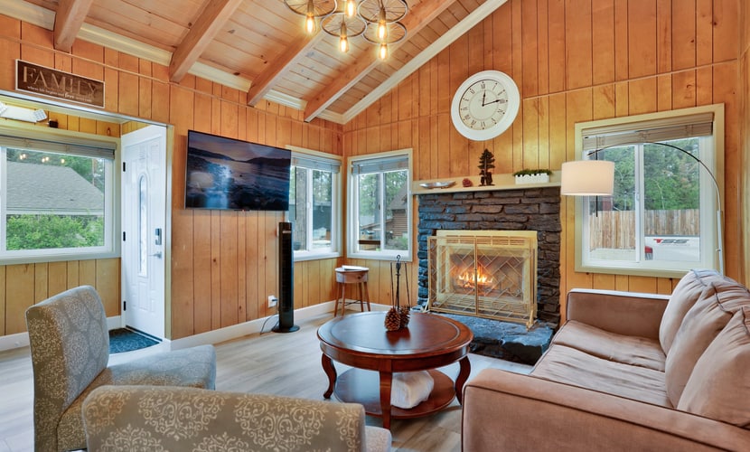 Sweet Retreat Two Cabin Combo- Walk to Ski Lifts & Dining