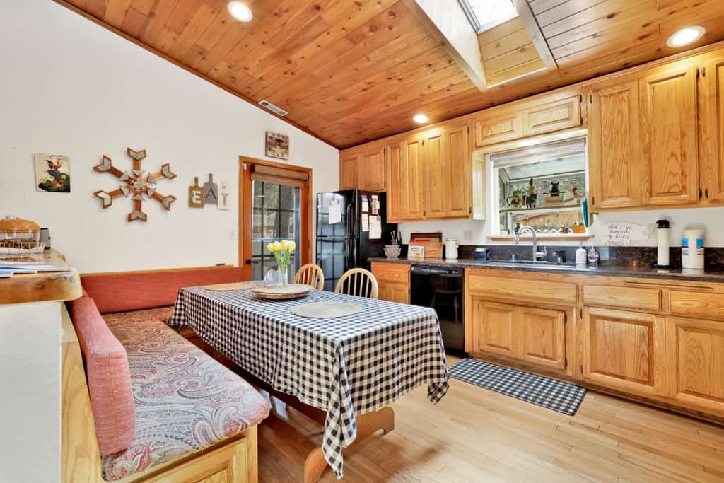 Relaxing Bearadise Cottage at Big Bear Lake