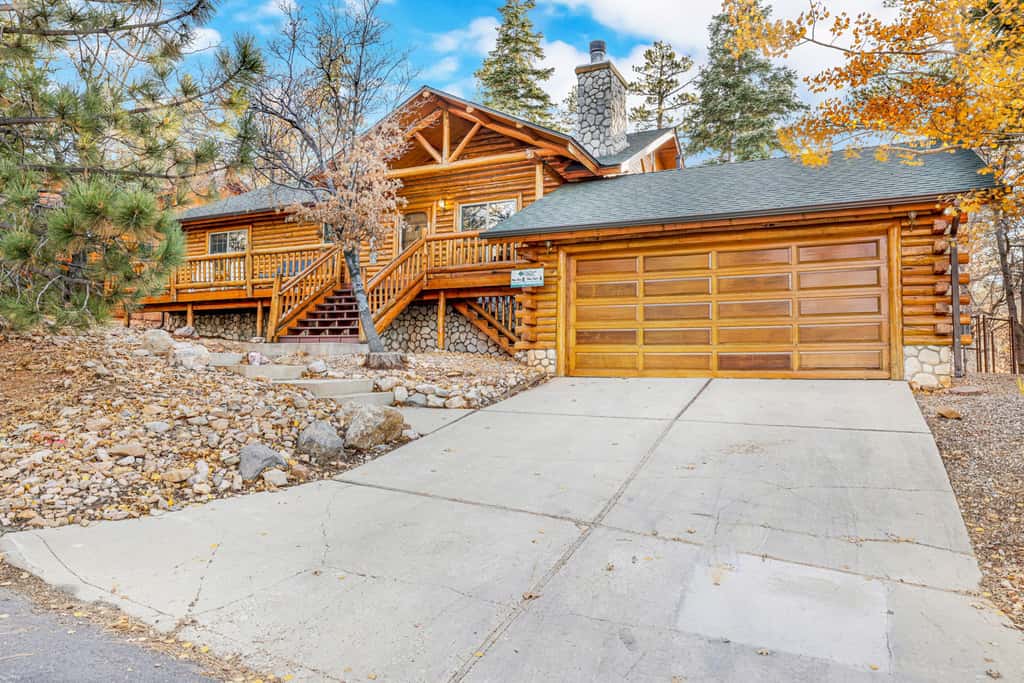 Crescenta Pines Log Cabin #2346