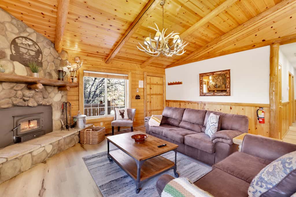 Crescenta Pines Log Cabin #2346
