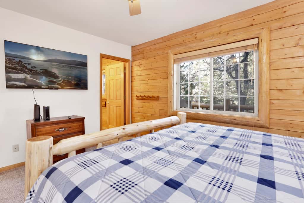 Crescenta Pines Log Cabin #2346
