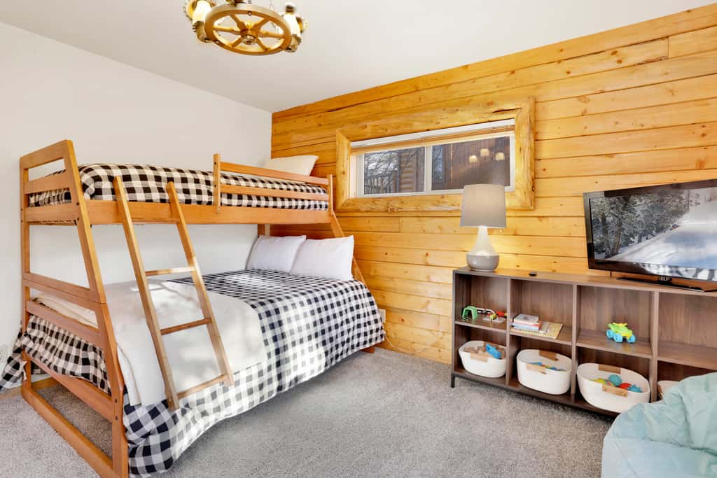 Crescenta Pines Log Cabin #2346