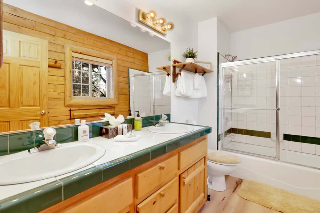 Crescenta Pines Log Cabin #2346