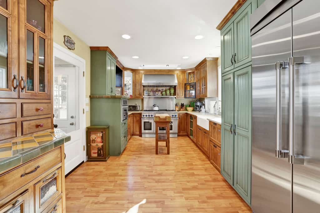 Family-Friendly Hilltop Retreat | Pet-Friendly Yard, Gardens, Gazebo, Chef's Kitchen Hot Tub