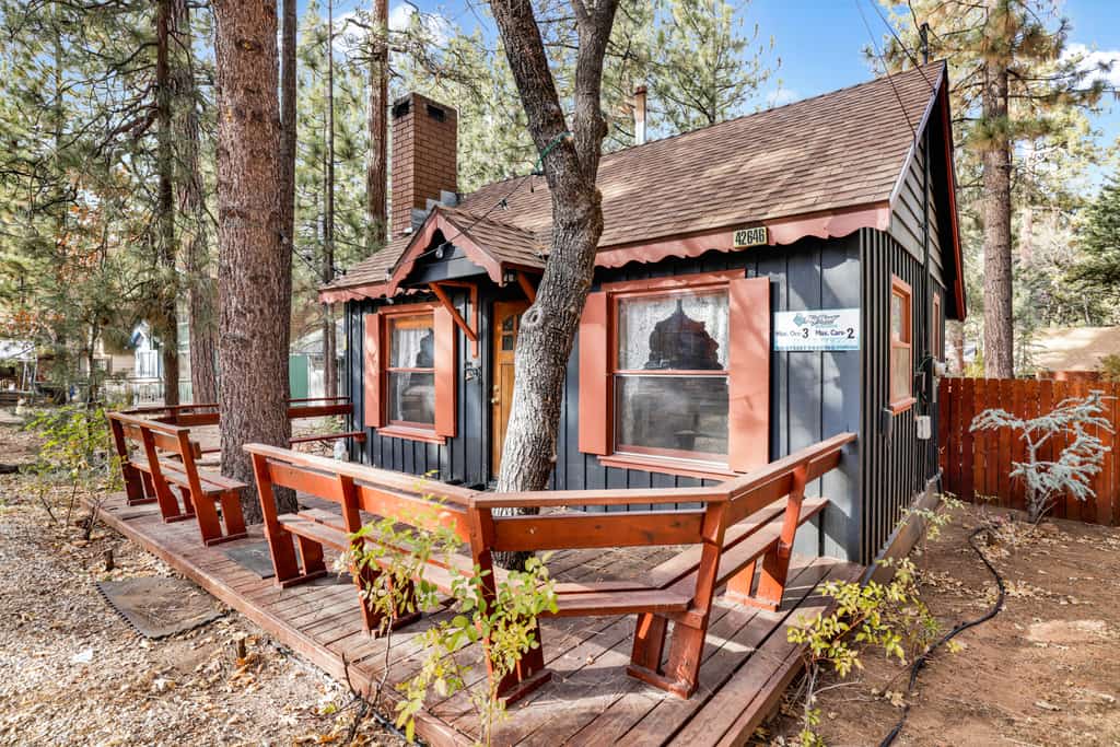 Bear Paw Cottage at Big Bear w/ Hot Tub